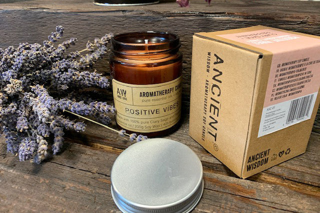 Aromaterapilys “Positive Vibes” – 200 g soyavoks med salvie & peppermynte | Naturlig velvære